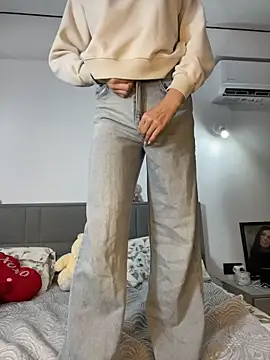 CurlyLara live cam preview