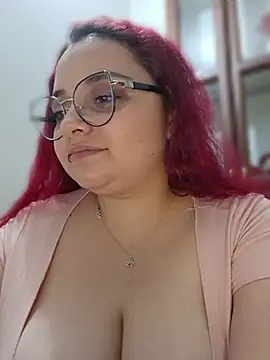 CURVY-HORNY live cam preview
