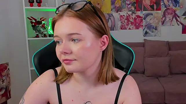 ElinaVale webcam