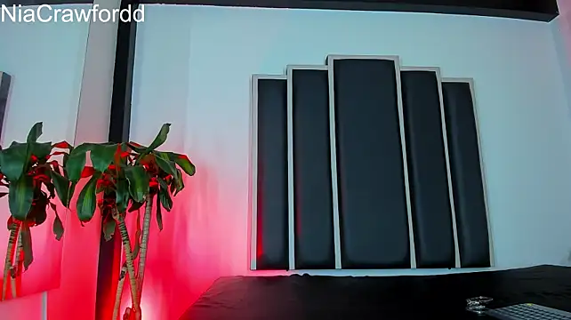 NiaCrawfordd