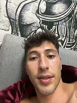Valentiino69 webcam