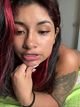 ChantalPetit live cam preview