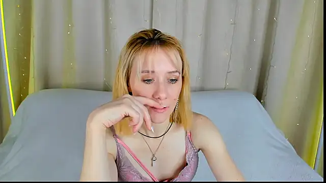 NikaBond webcam