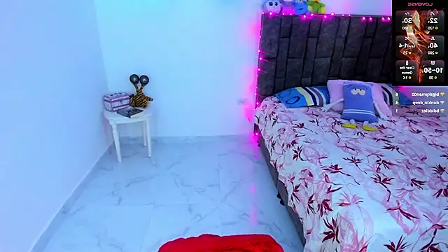 Mia_Clay1 live cam preview