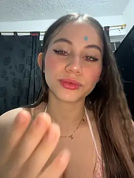 MiaWhiteBunny