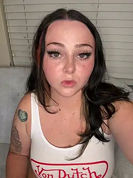 Kira_tattoo live cam