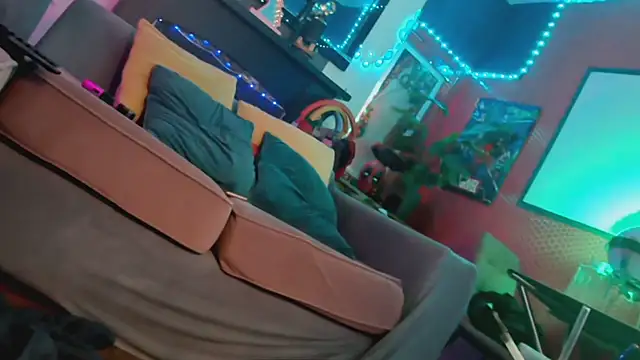 your-new-hoT-uncle webcam