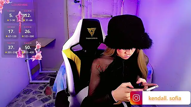 Sophiaa_doll_ webcam