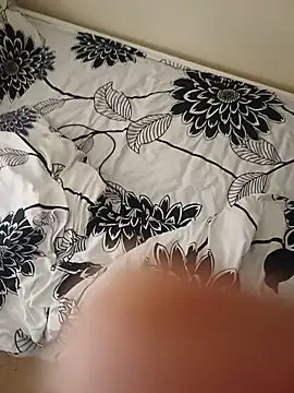 AdoringRatio909 webcam