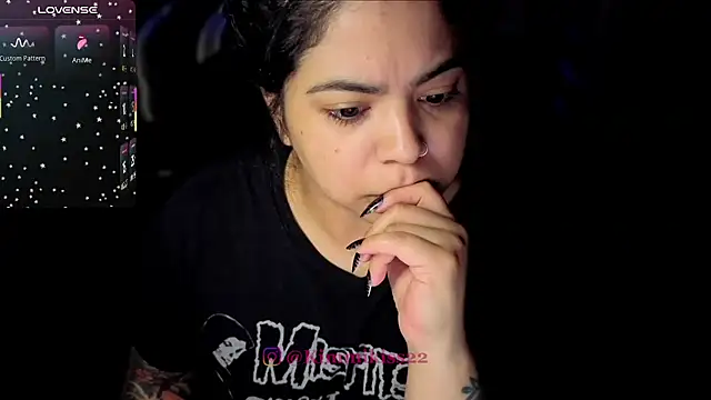 kimmiakiss22 webcam