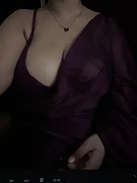 DarlingRuby live cam on StripChat