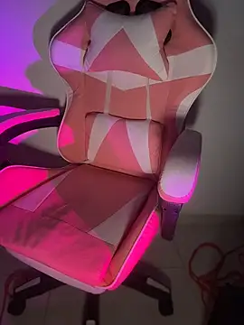 ScarletVelvetX webcam