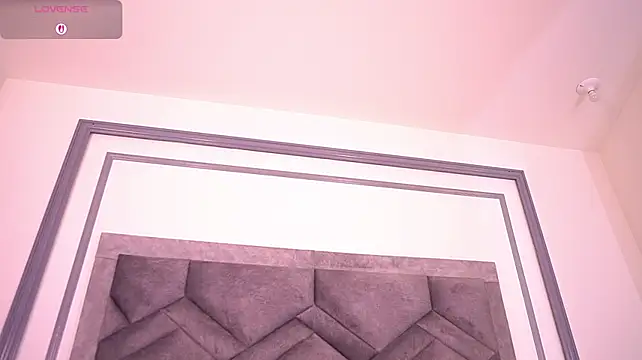 MiaKay1 webcam