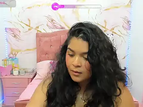 MiaBlakeXXX webcam