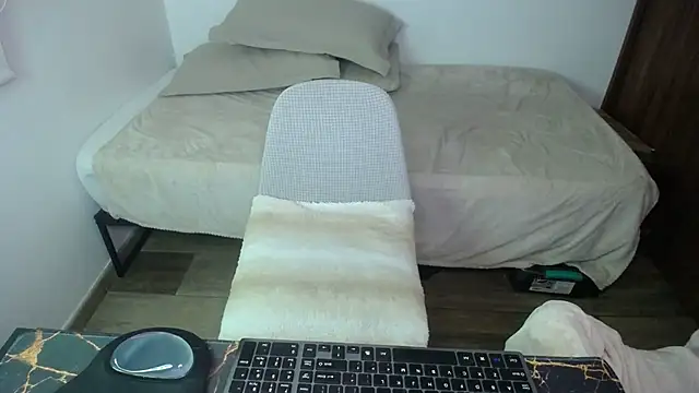 bossking017 live cam on StripChat
