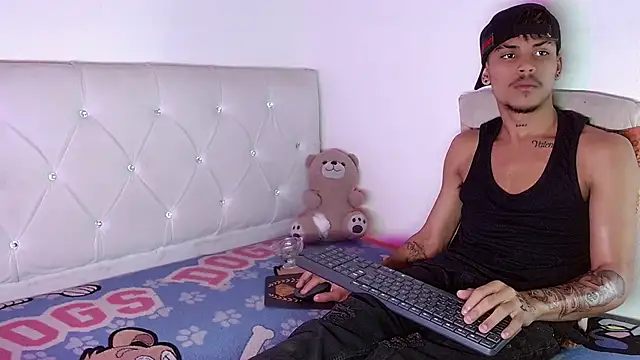 Angel_foxc13 webcam