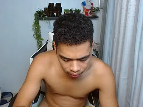 curlyasian_njxx webcam