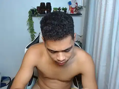 curlyasian_njxx webcam