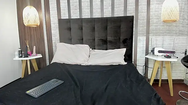 Hannah_Cross webcam