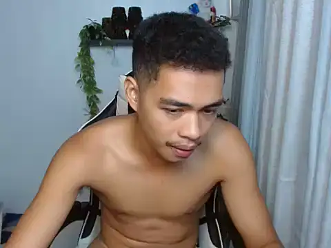 curlyasian_njxx webcam