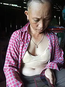 Linda-04 webcam