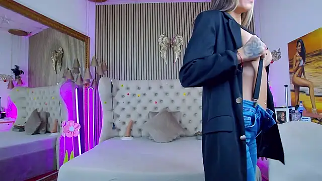 PlayfulShow webcam
