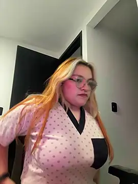 Sophia_Weest99 webcam