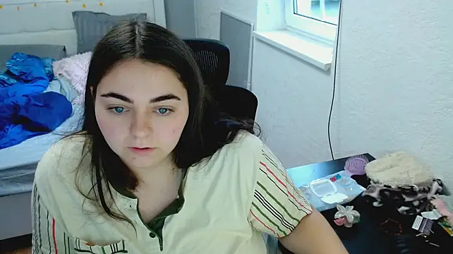 kitsune_8 🌓 naked webcam chat