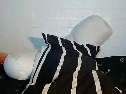 Hollygod22 webcam