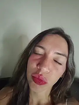 loveuu-bae webcam