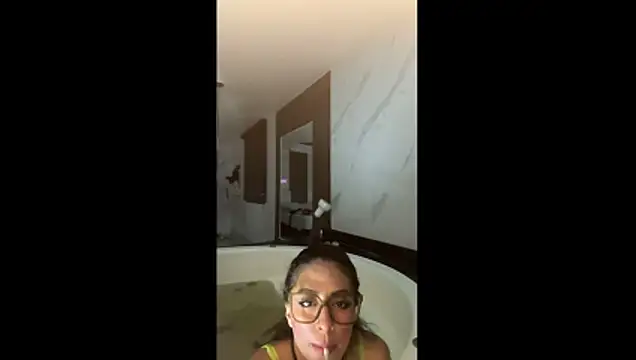SweetHushviolet webcam