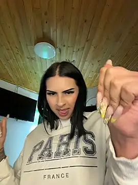 Hilary_pinkk webcam