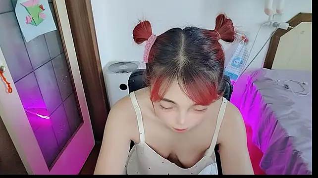 Song_99 webcam