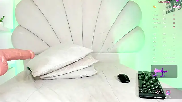 call_me_nora webcam