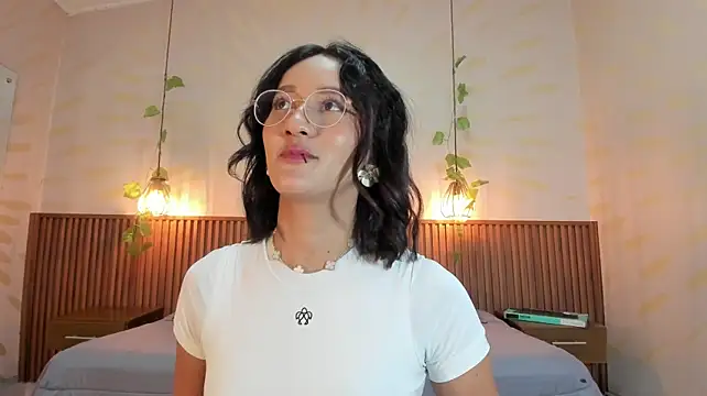daphne_courtis webcam