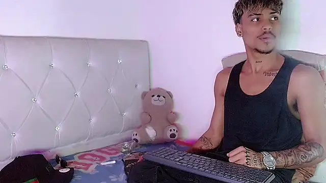 Angel_foxc13 webcam
