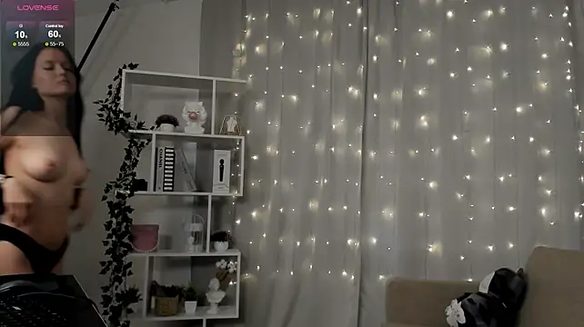 Milly_Young webcam