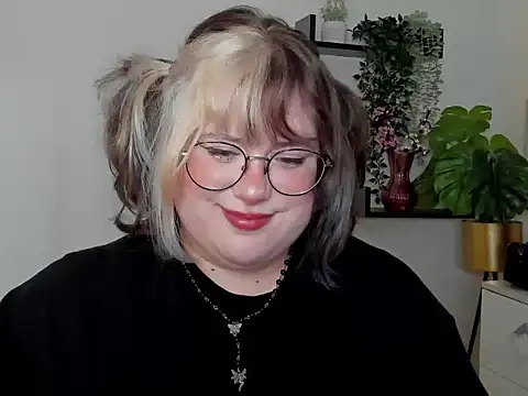 OpheliaLush webcam