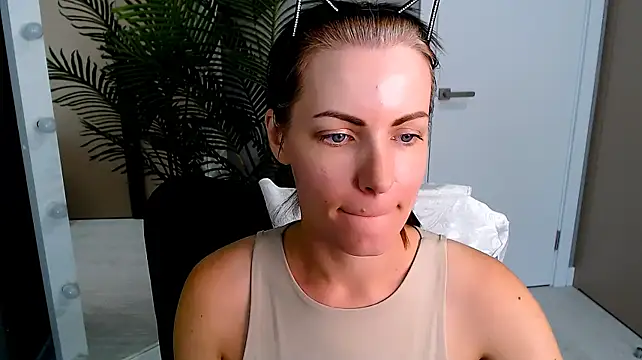 EmmmaLuxe webcam