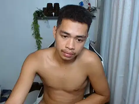 curlyasian_njxx live cam on StripChat