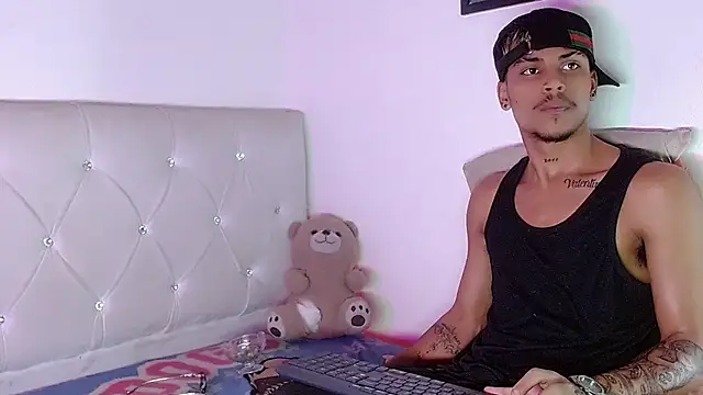 Angel_foxc13 live cam on StripChat
