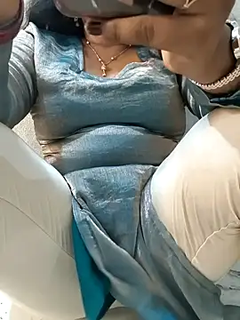 Tamil_Rithika_hot live cam on StripChat