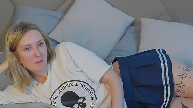 MarianeSun live cam on StripChat