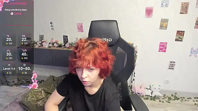 Inferno_kitten live cam on StripChat
