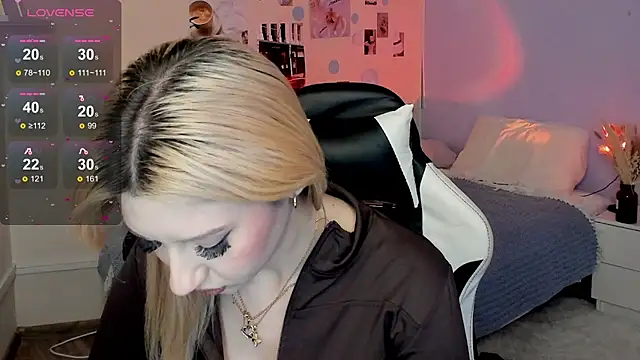 MarryMilow live cam on StripChat