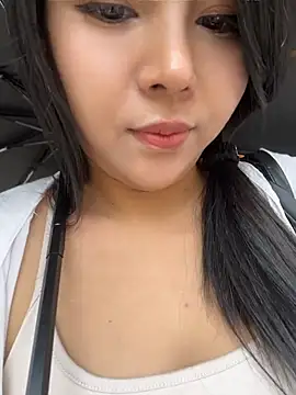 linna2 live cam on StripChat