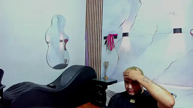 Lucho_Hot live cam on StripChat