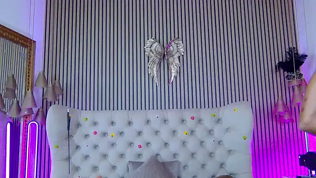 PlayfulShow live cam on StripChat