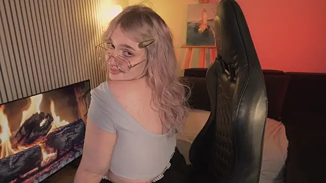 ELLIEJAY webcam