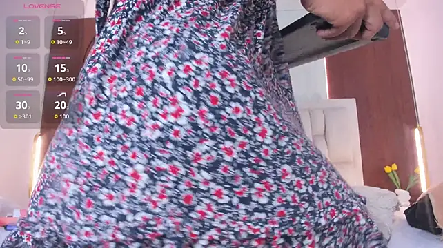Mia_brunette26